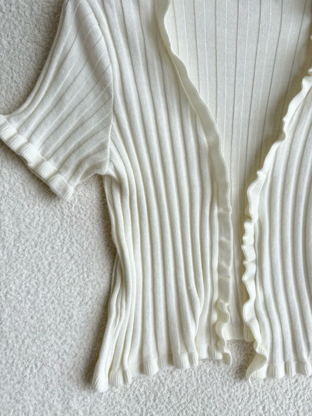 NASTY GAL Ruffle Cardigan - Picture 3 of 4